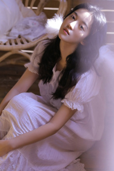 可以互动女性脱卸衣服游戏